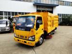 ISUZU 4*2 Road Road Washing Truck , Cleaning Tank Truck With 4cbm Water 5cbm