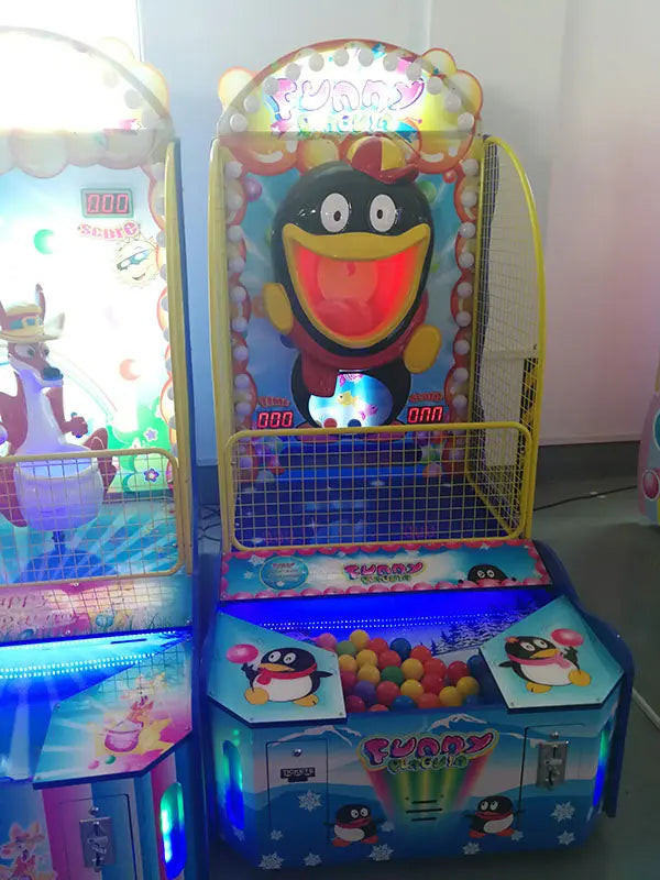 Funny Penguin Paradise Kids Throw Ball Game Amusement Ticket Game Machine For Sale