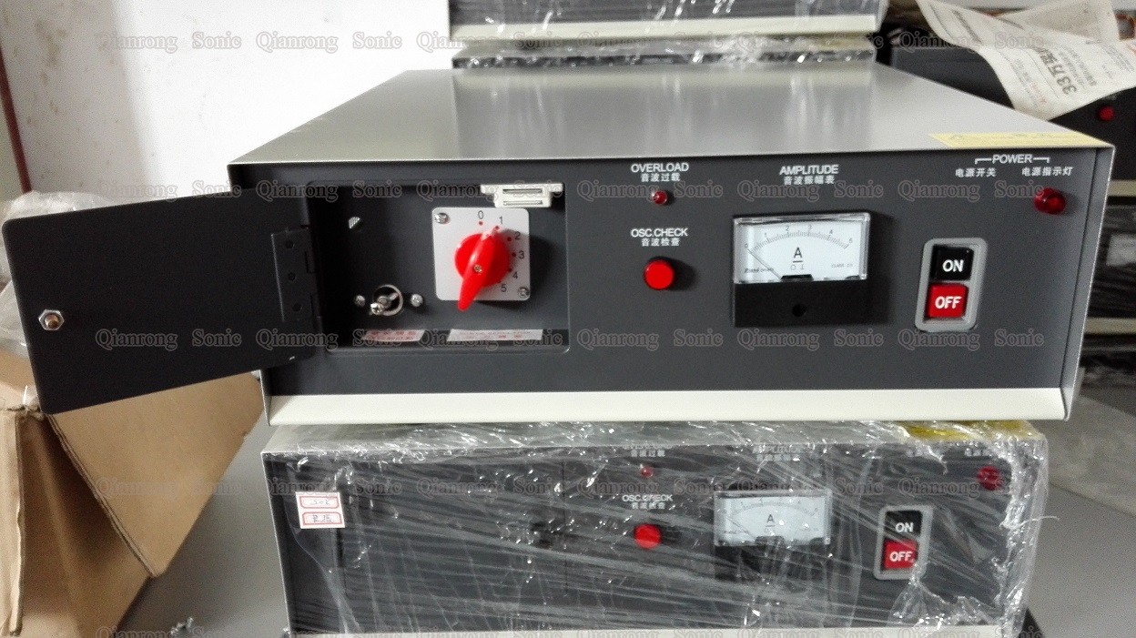 2000 Watt Ultrasonic Wave Generator , Ultrasonic Frequency Generator With Stability Performace