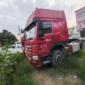 Quality HW19710 Transmission Used Tractor Truck Sinotruk Howo 430hp Tractor Single Row Seat wholesale