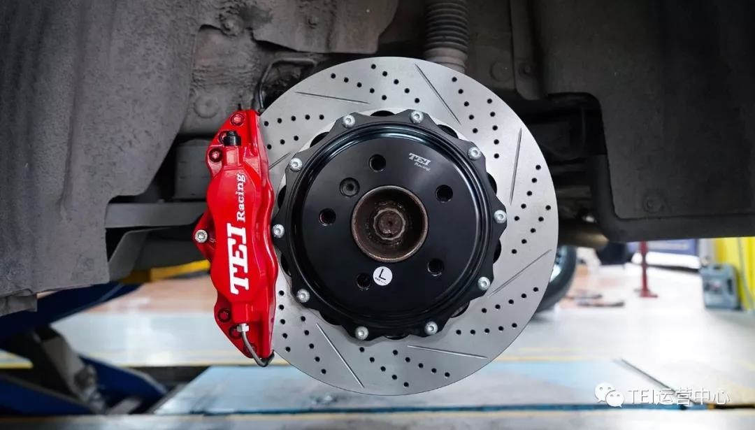 Big Brake Kits For BMW F30 F35 F10 18 Inch Front And Rear Wheel With 355*32mm Rotor