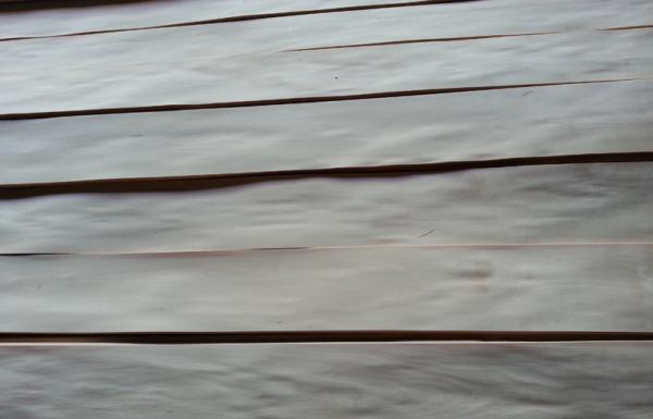 Decorative Natural Birch Veneer Plywood With Crown Cut Grain