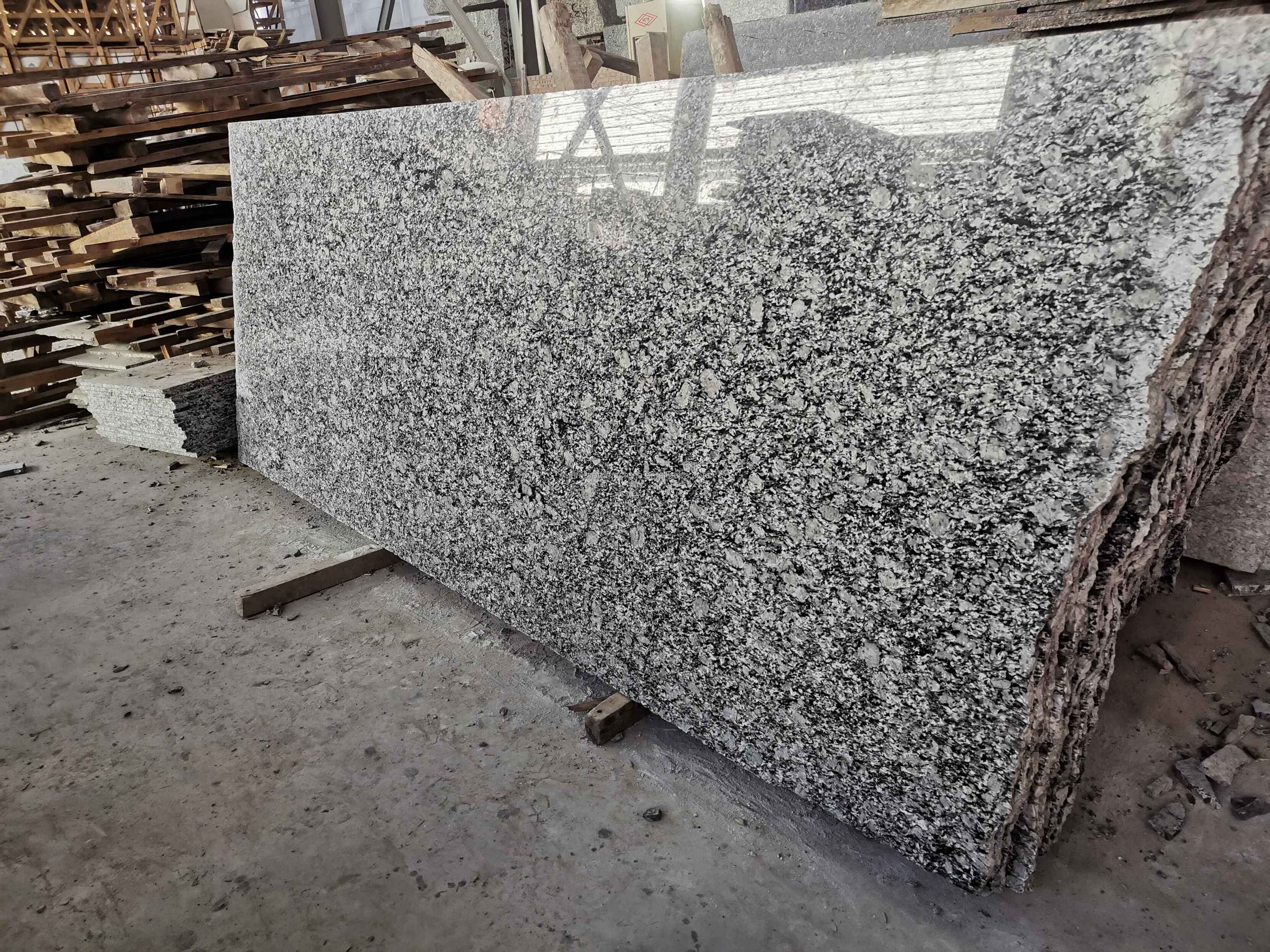 Cut-To-Size Black Granite Slab for Stairs and Buildings in Modern Chinese Design