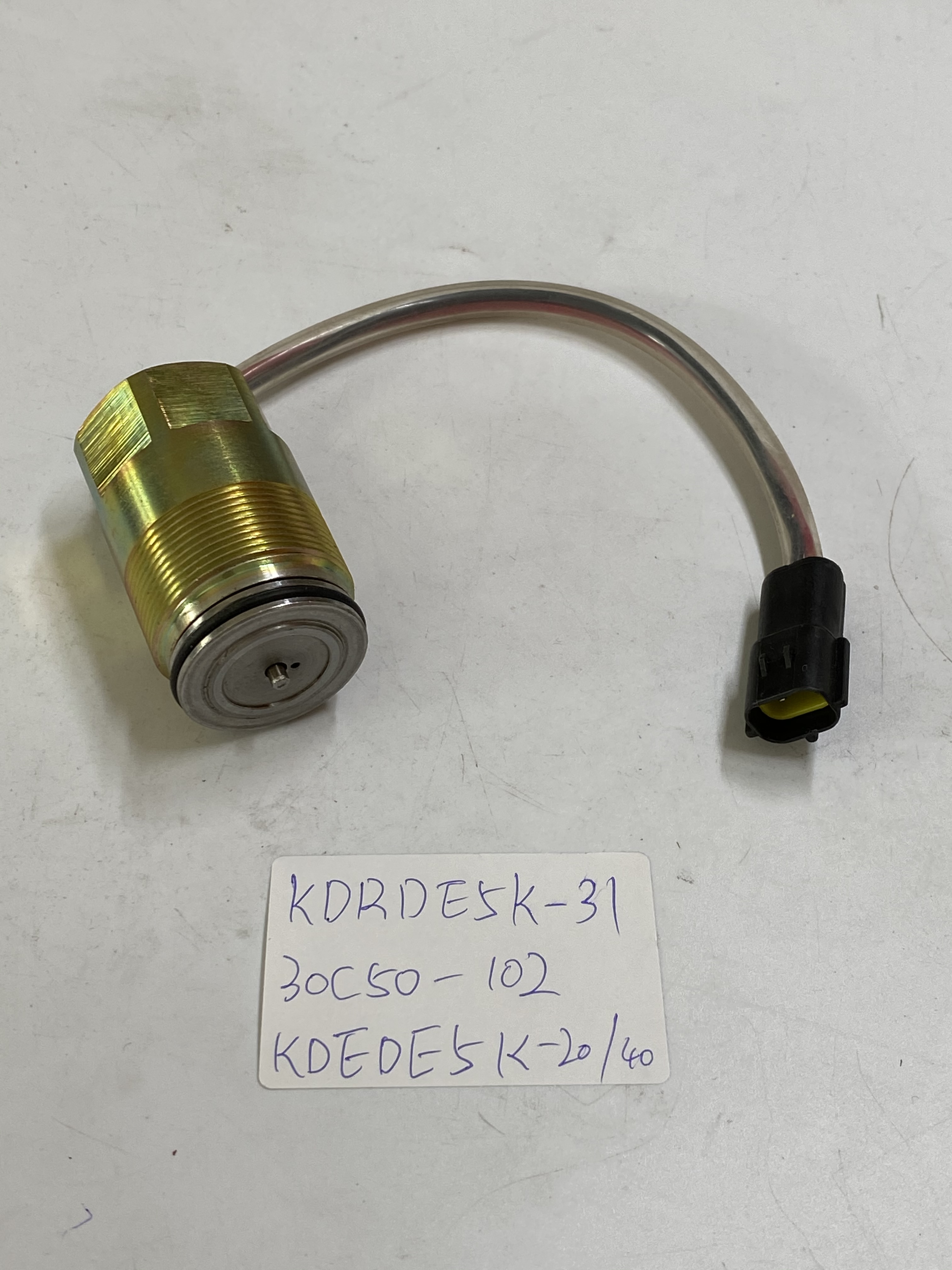 Excavator Hydraulic Pump Solenoid Valve KDRDE5K-31 30C50-102 KDEDE5K-20/40