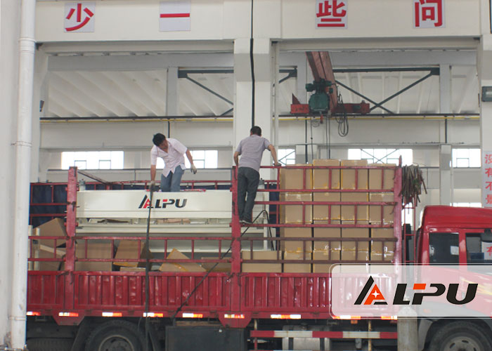 3000 r/min High Frequency Vibrating Screen in Mineral Ore Dressing Plant New Condition