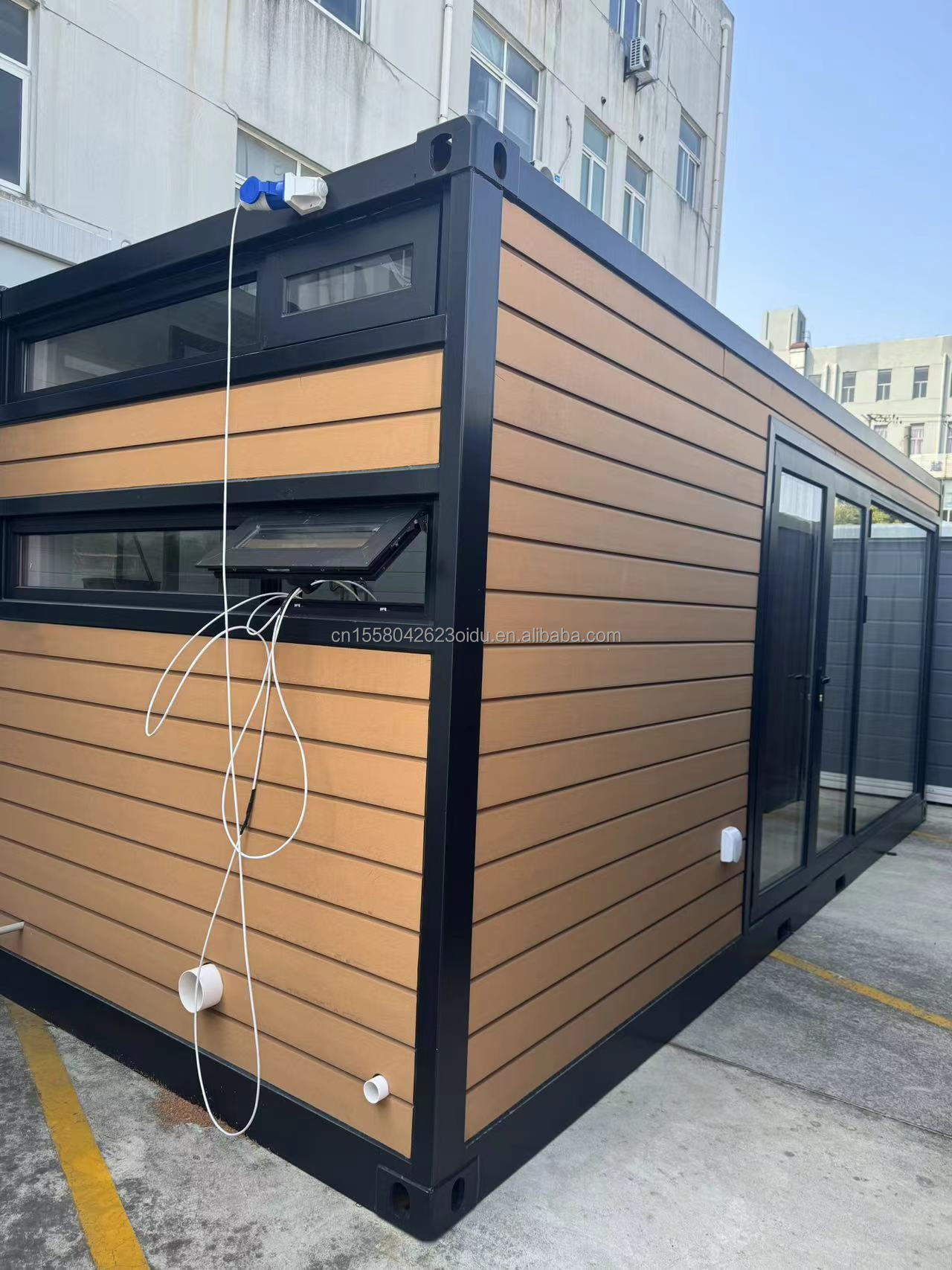 Outdoor Modern Design Expandable Container Home Prefabricated Wooden Structure Large Glass Sunroom for Family Couple Hotel