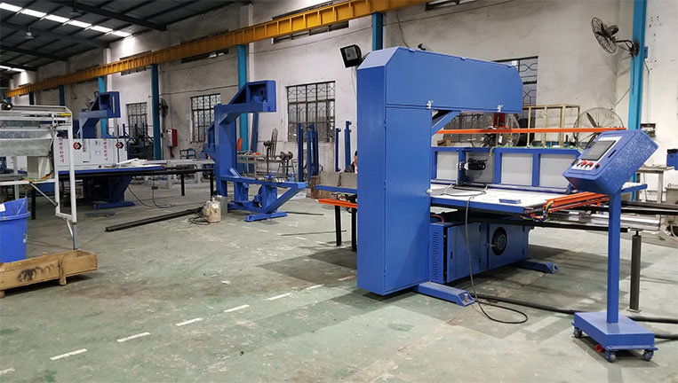 Automatic Green Scouring Pad Sponge Vertical Blade Saw Machine for Volume Production