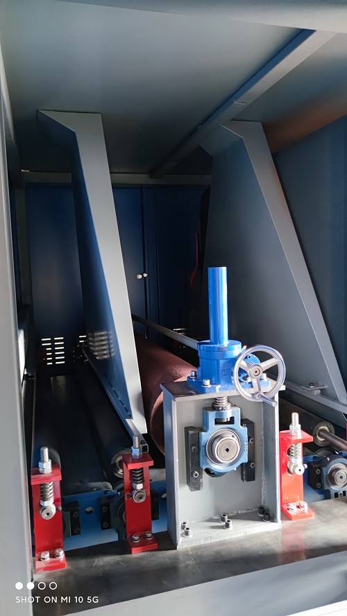 SKD Double Head Wide Belt Grinding Machine For Metalworking / Automotive Industries