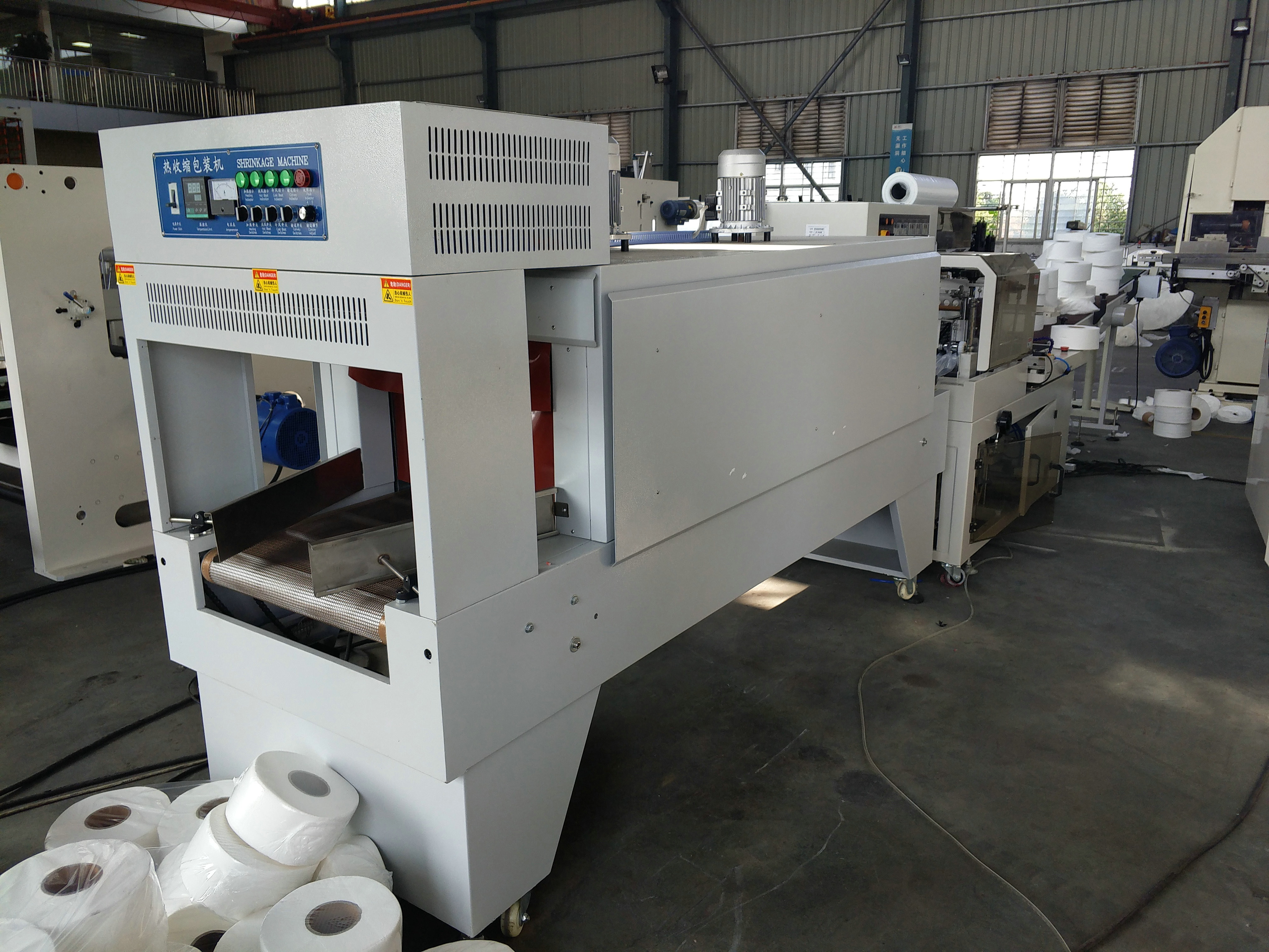 Good Price Maxi Roll Automatic Toilet Tissue Paper Shrink Packing Machine