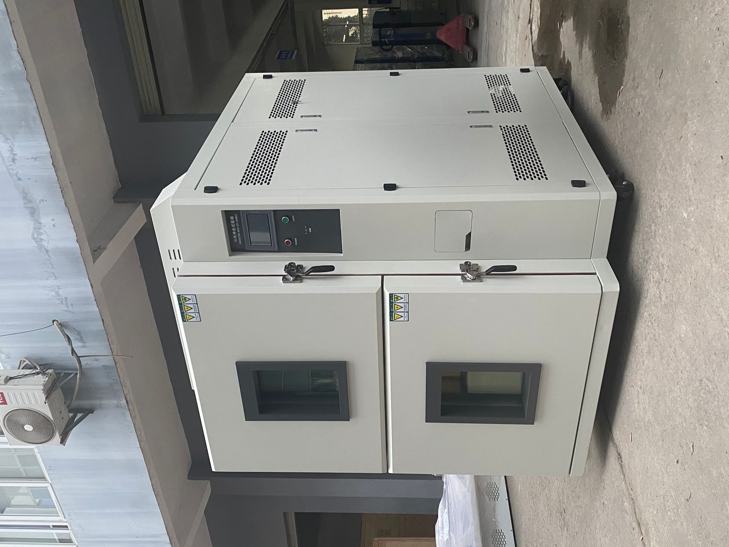 Two Box Fast Change Hot Impact Liquid To Liquid Thermal Shock Chamber