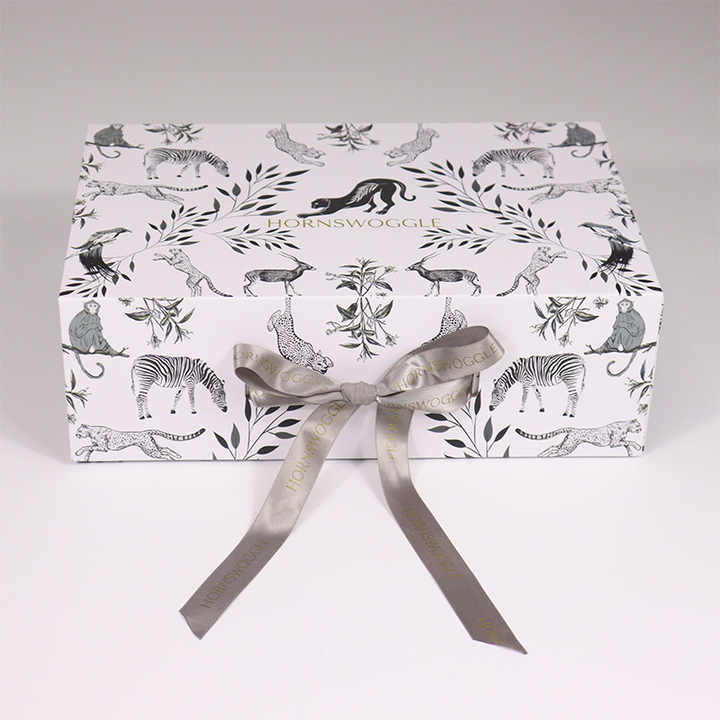 Animal Printing Yoga Clothes Packaging Box Cardboard Magnet Folding Boxes Gift Box With Ribbon For Valentine Luxury