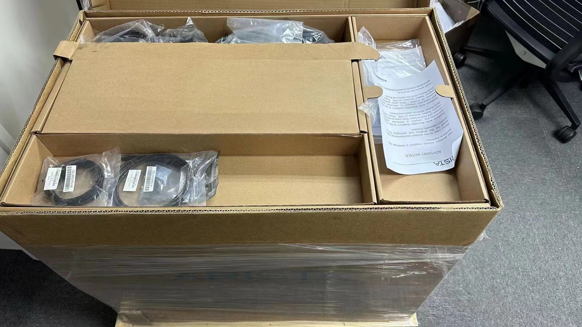 Boost network efficiency with 7500R2 Series 36 port 100GbE QSFP100 wirespeed line card