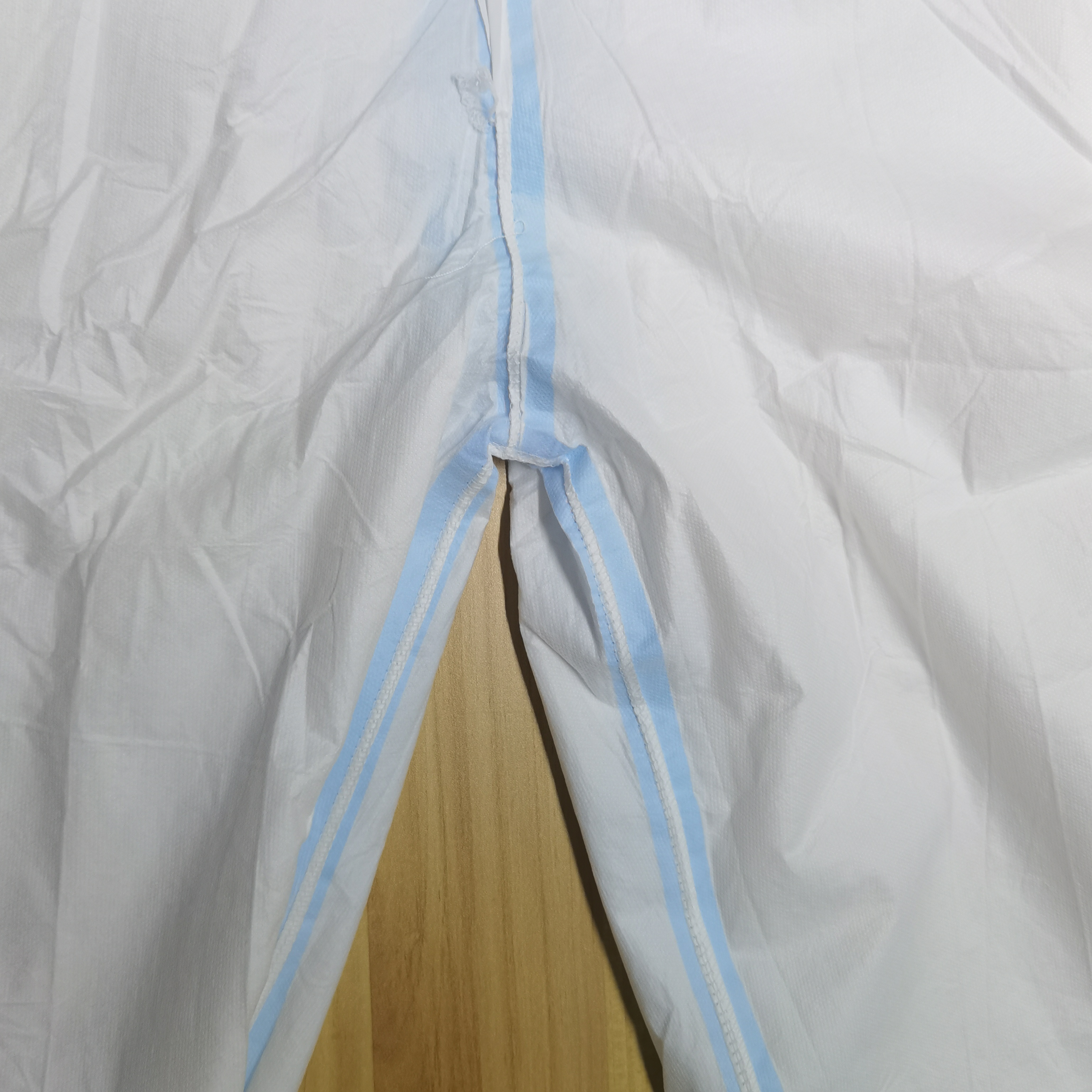 Customizable CE Nonwoven Microporous Medical Protective Coverall With Elastic Wrist Ankle Cap Brim