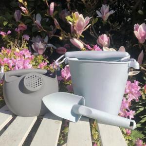 Quality Unisex Folding Silicone Beach Bucket Set Eco Friendly For Collecting Seashells wholesale
