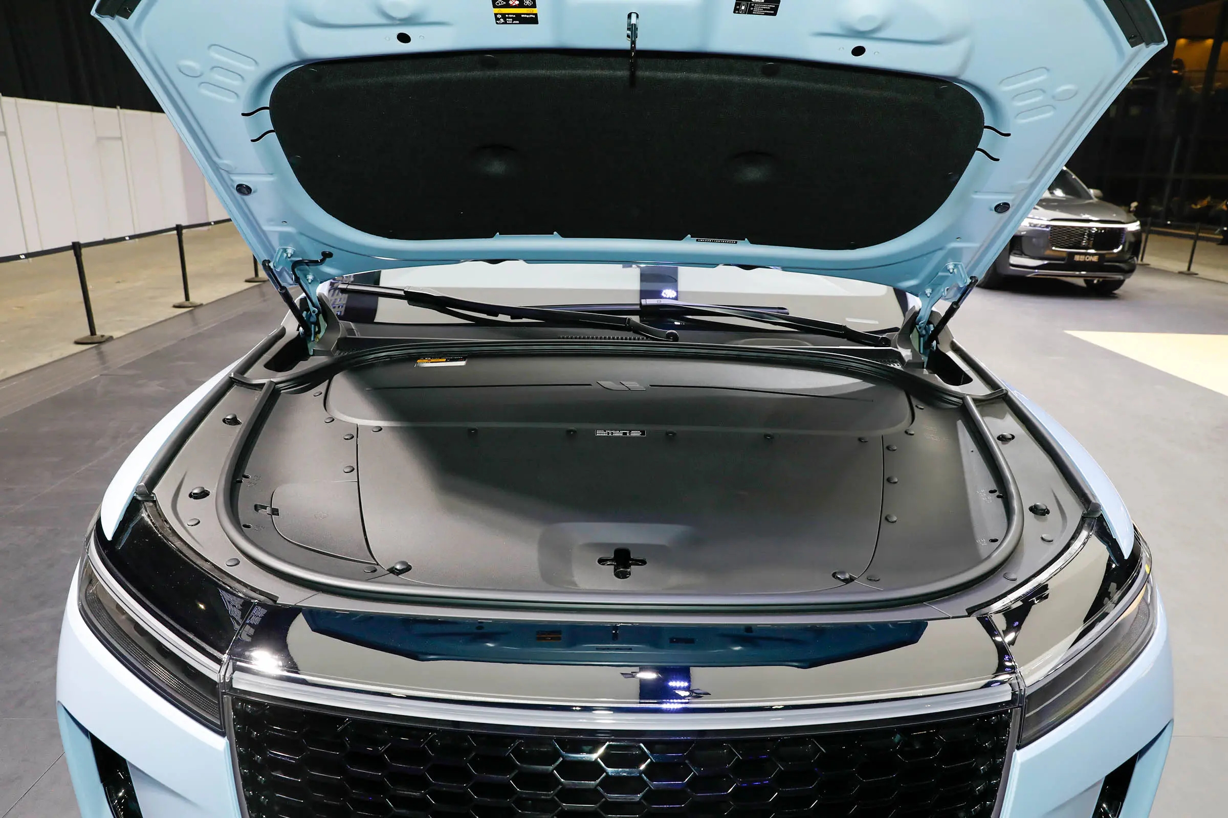2023 Leading Ideal SUV One EV Car Fast 188km Range 40.5 kWh Battery Capacity and Max Speed 172 Km/h for Within Budget