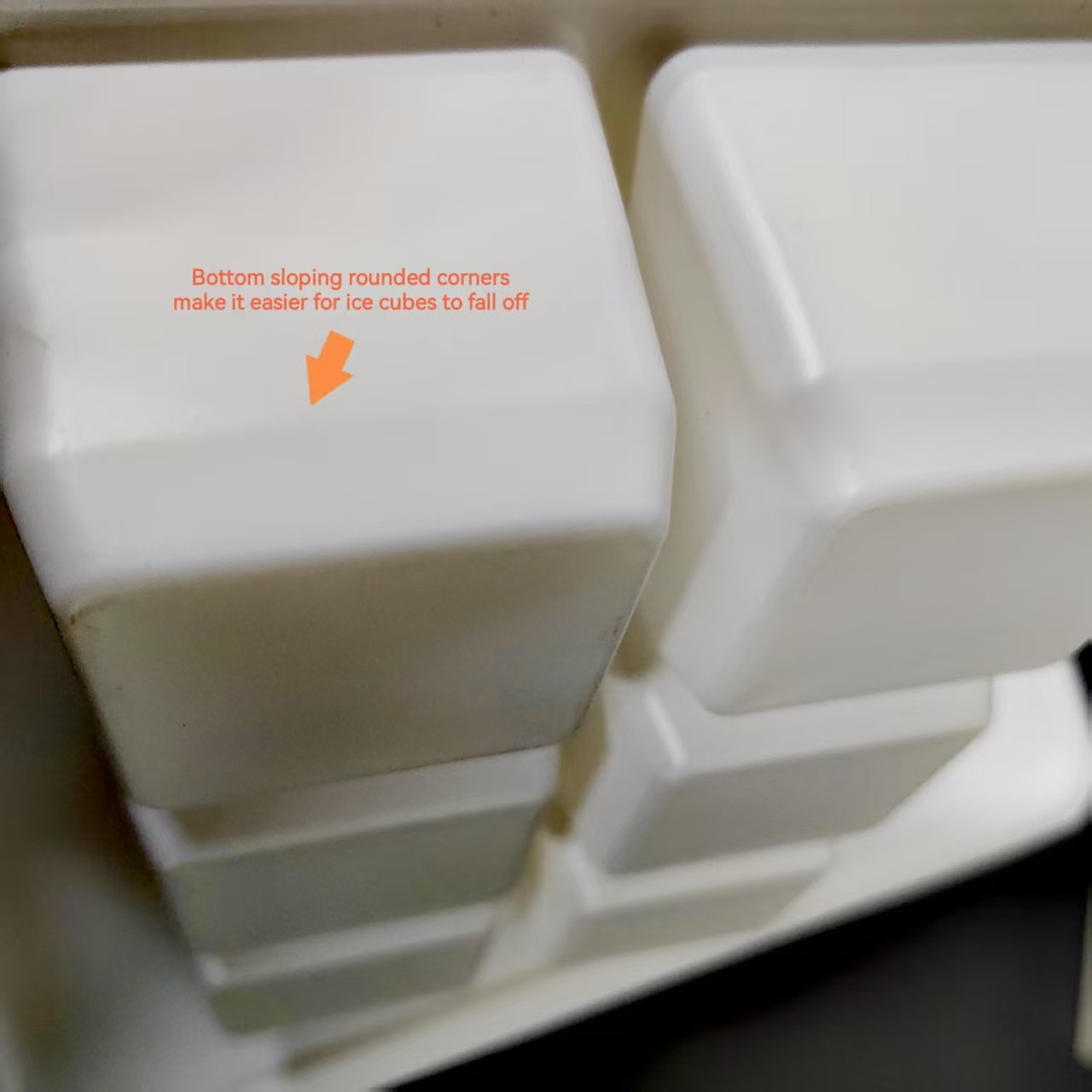 Customized PP white square 16 cavity ice container with lid