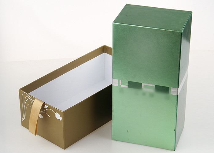 Embossing / Hot Foil Stamping Cardbaord Gift Boxes With Ribbon Drawer Lid