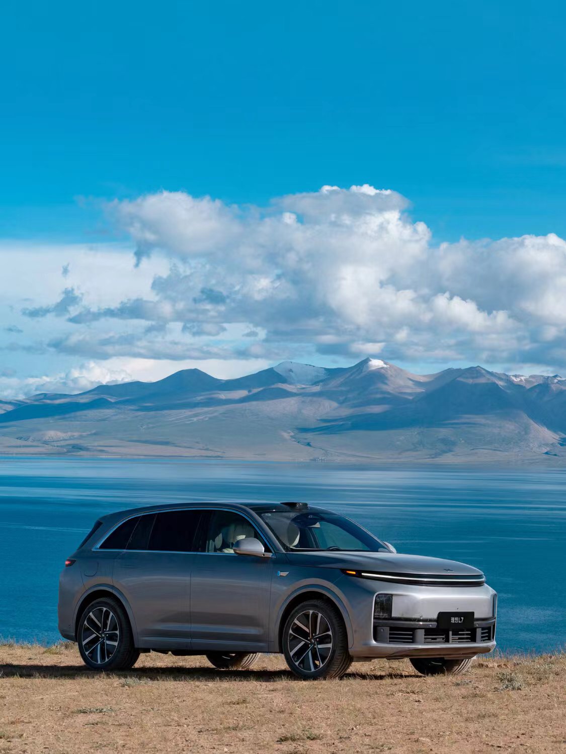 2024 Lixiang L7 Hybrid Electric SUV Extended Range Dual Motor Four-Wheel Drive Energy Vehicle with 0.5 Hour Charging Time