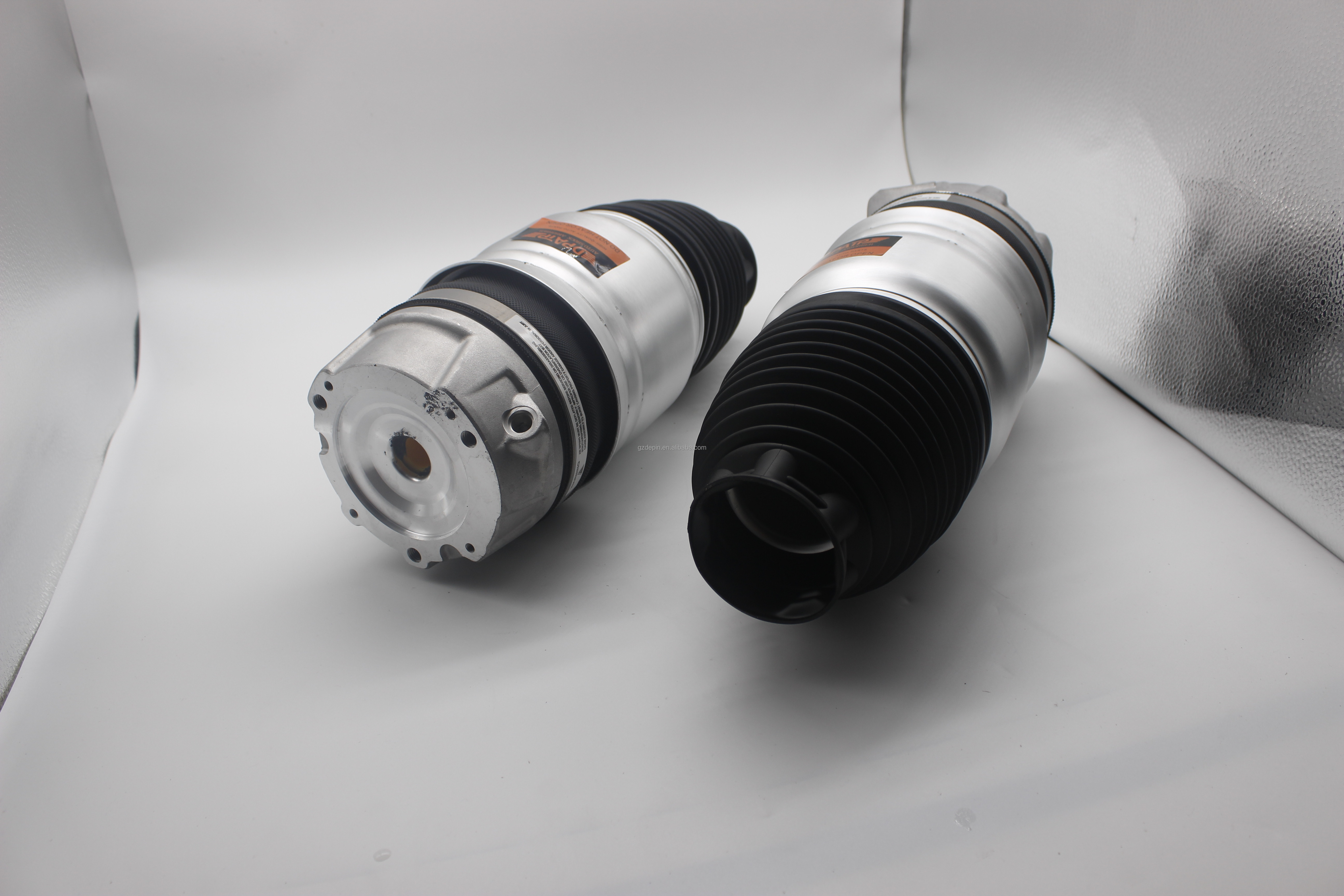 2004-2009 Year Front Right Air Shock Absorber for Porsche Cayenne Volkswagen Touareg