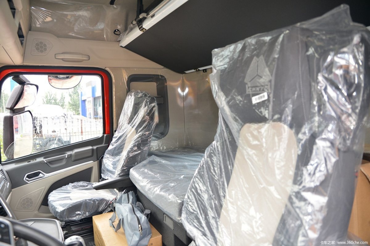 560HP Heavy Sinotruk Special Vehicle SITRAK LHG Powered Trucks With Multimedia System