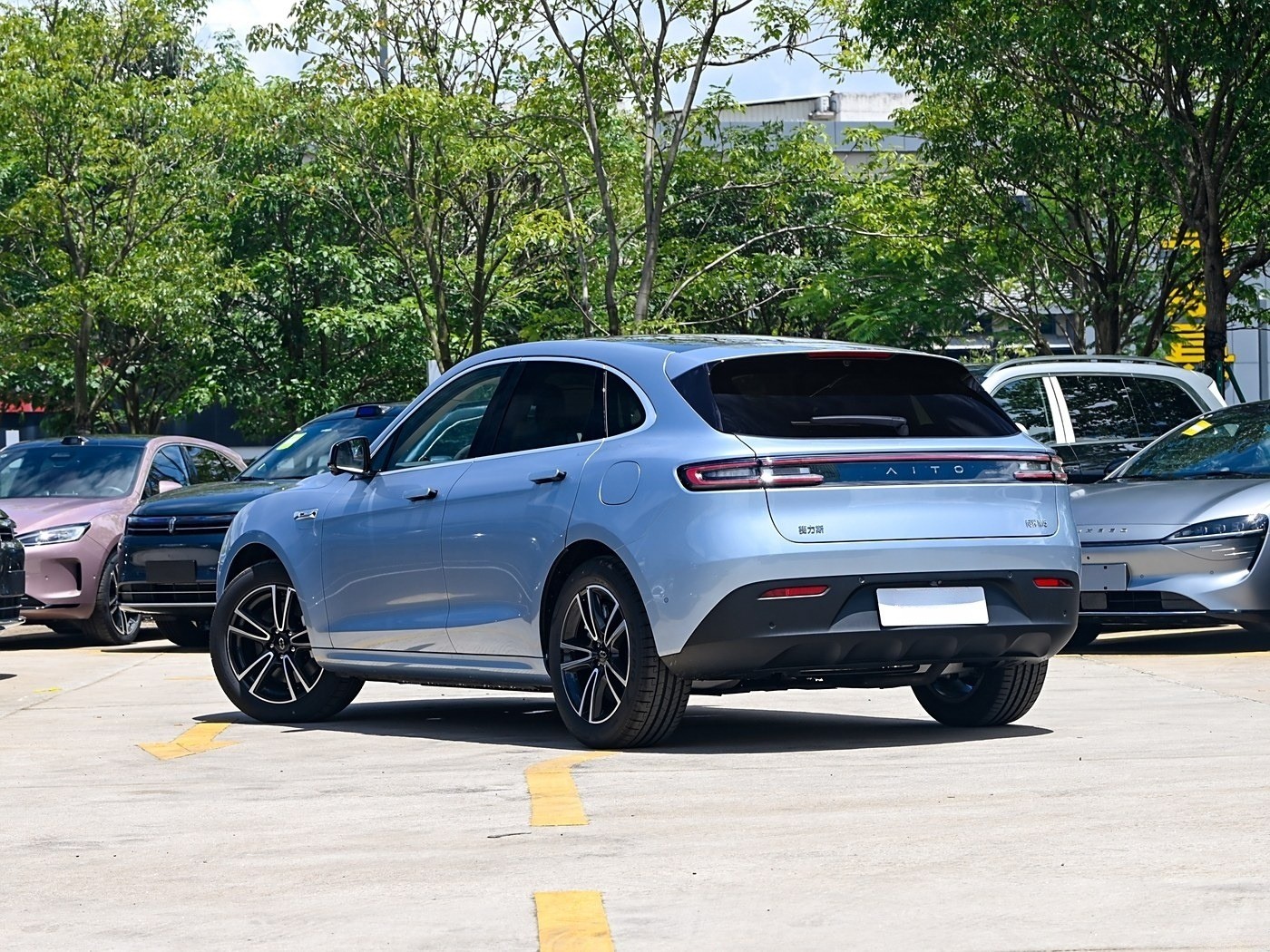 AITO M5 SUV Medium Extended Range / Pure Electric Ai Intelligent Driving