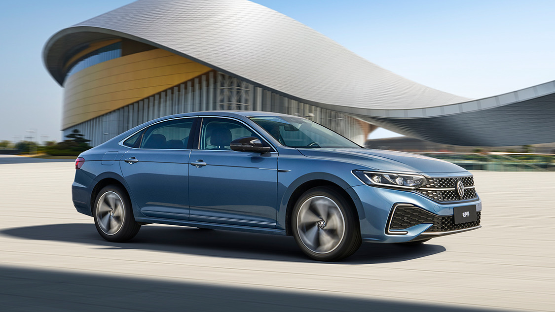 Direct 2023 Version of Volkswa/gen PASS/AT Auto Sedan with Big Space and Automatic Gear Box Left Steering Version Direct