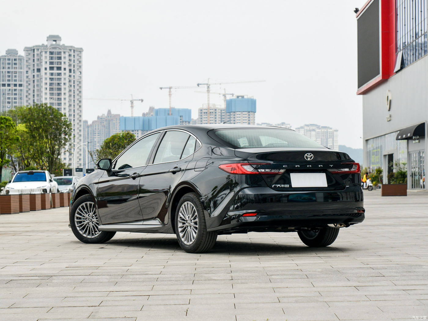 Toyo-ta Camrys 2.0HS 2.0S Sport Sedan Hybrid with E-CVT Continuously Variable Transmission and Ternary Lithium Ion Battery