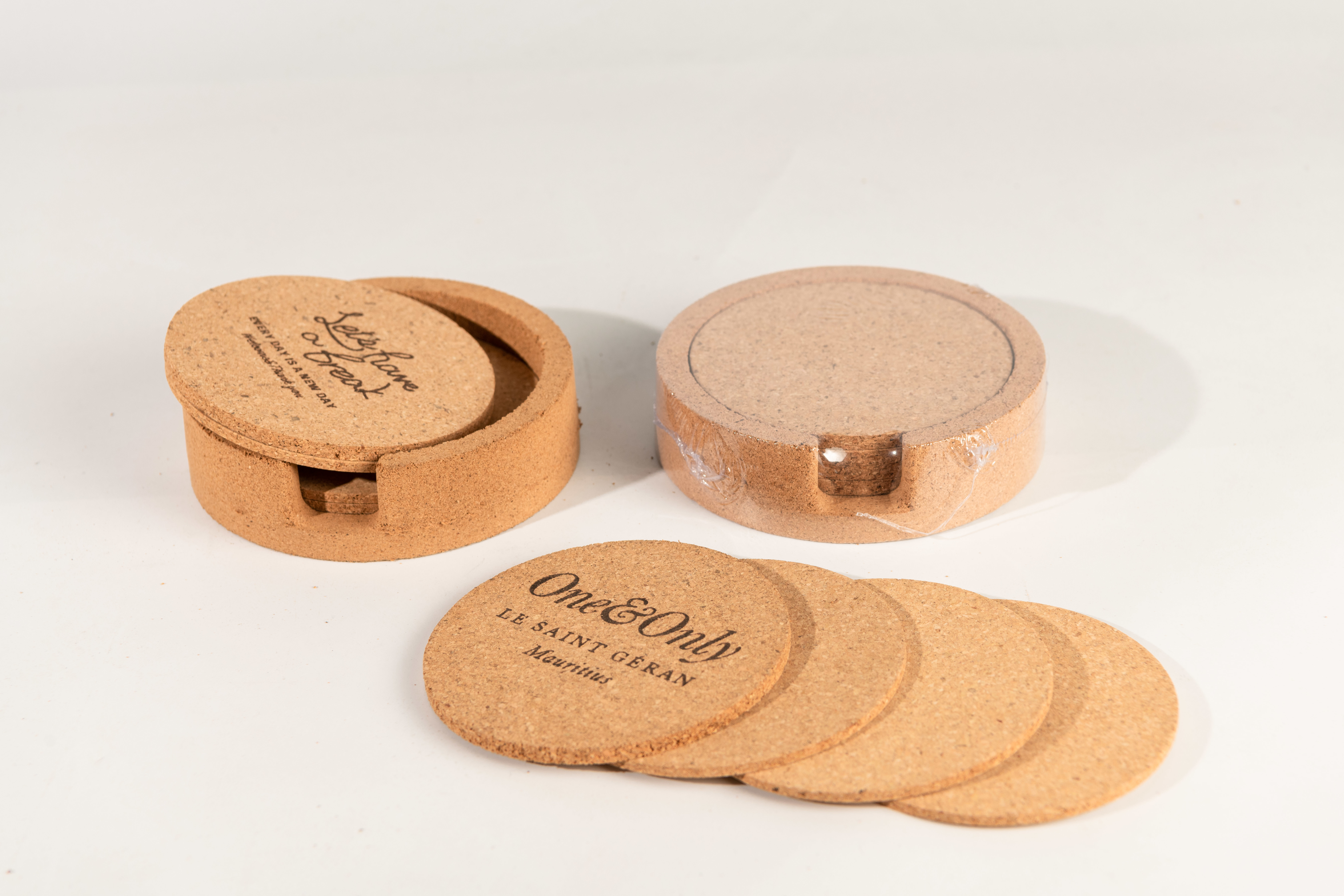 HOT SALE 4'' Round Cork Coaster Set of 4 With Holder Cork for Bar or Home Decoration