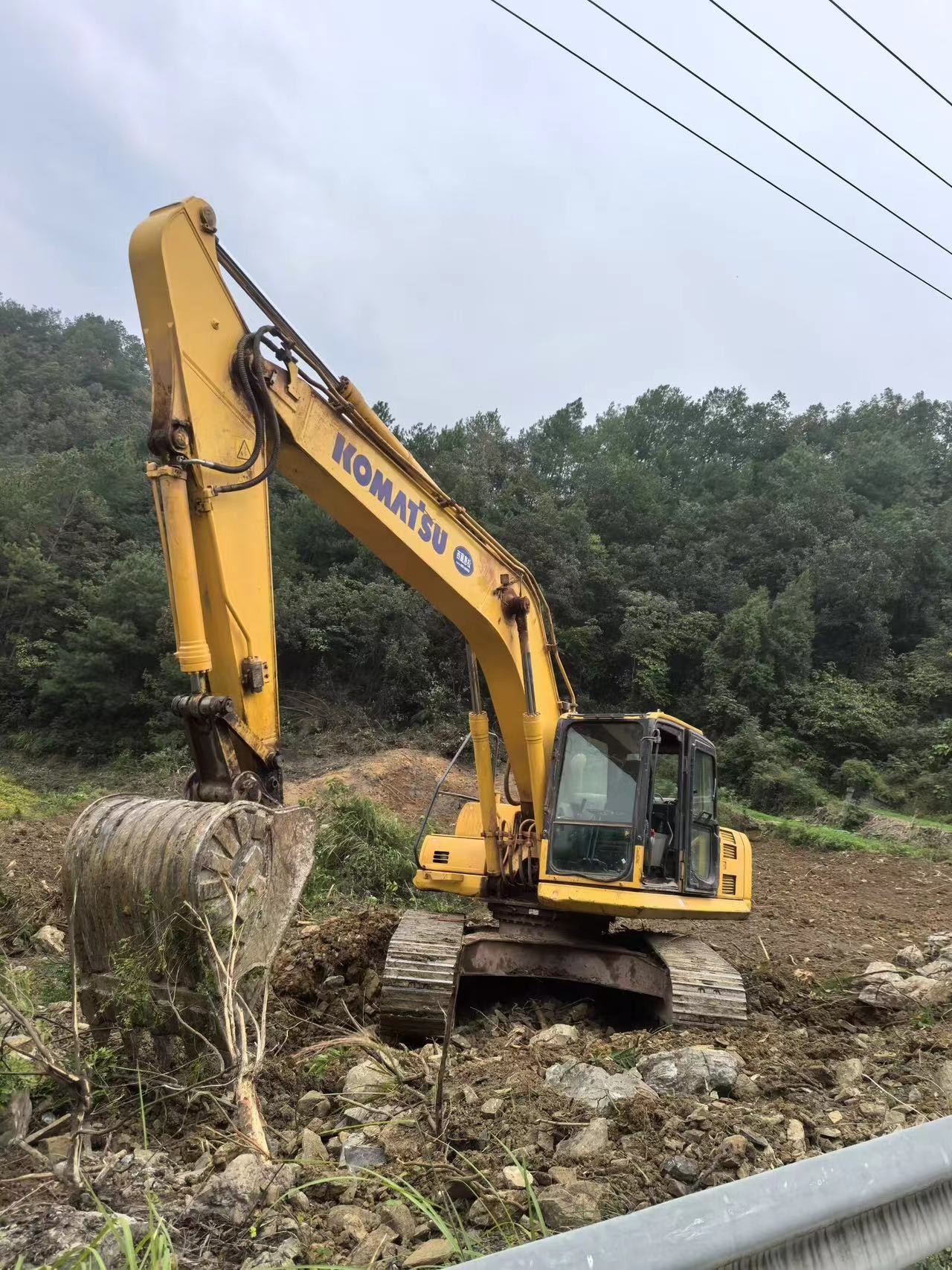 Original Japan Brand Komatsu Used Backhoe Excavator Pc200-8 With Huge Capacity For Mining