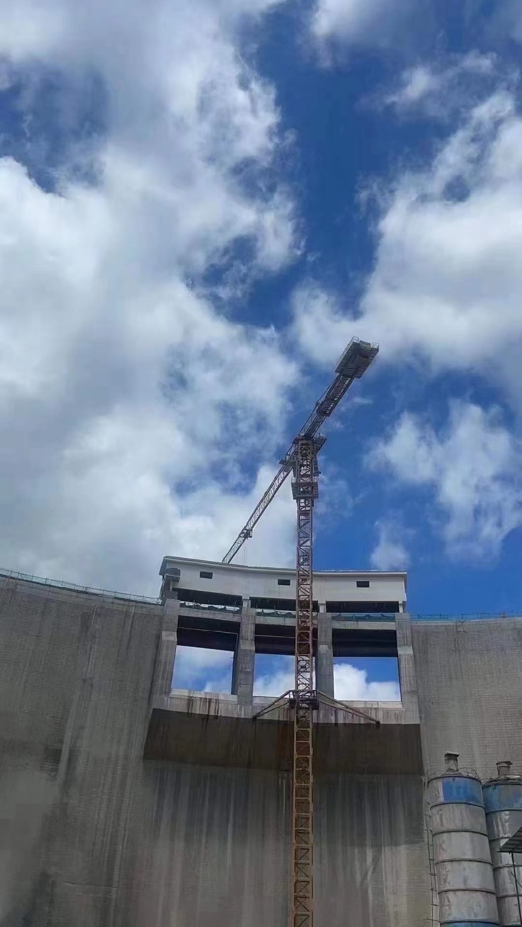 Xg 7527-18 Tower Crane Interested Parties to Contact