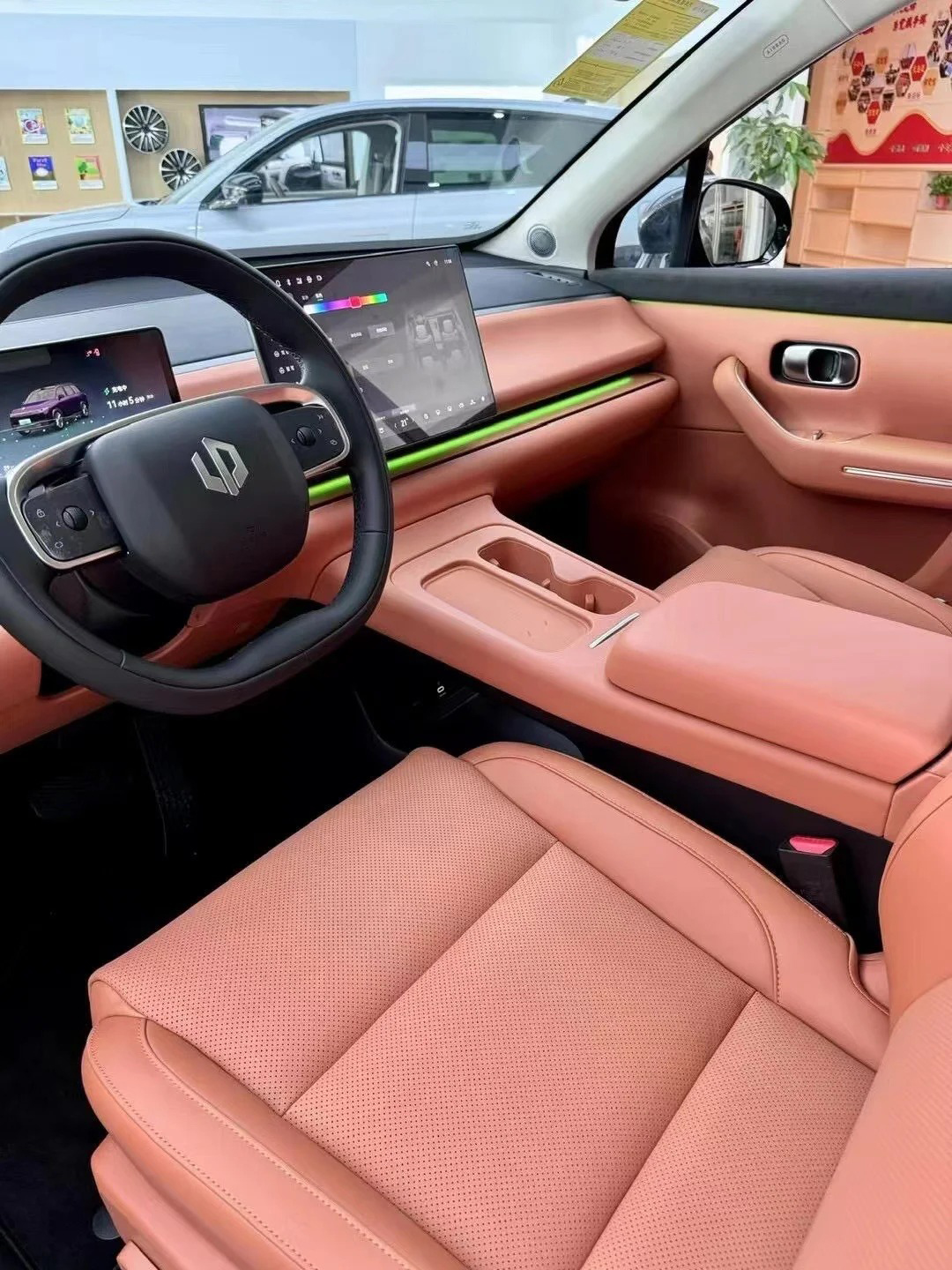 Leapmotor C16 EV Energy Vehicle Maximum Power 215 292Ps Fuel Electric Power 520km 5 Door 6 Seater Large SUV Hybrid EV Car