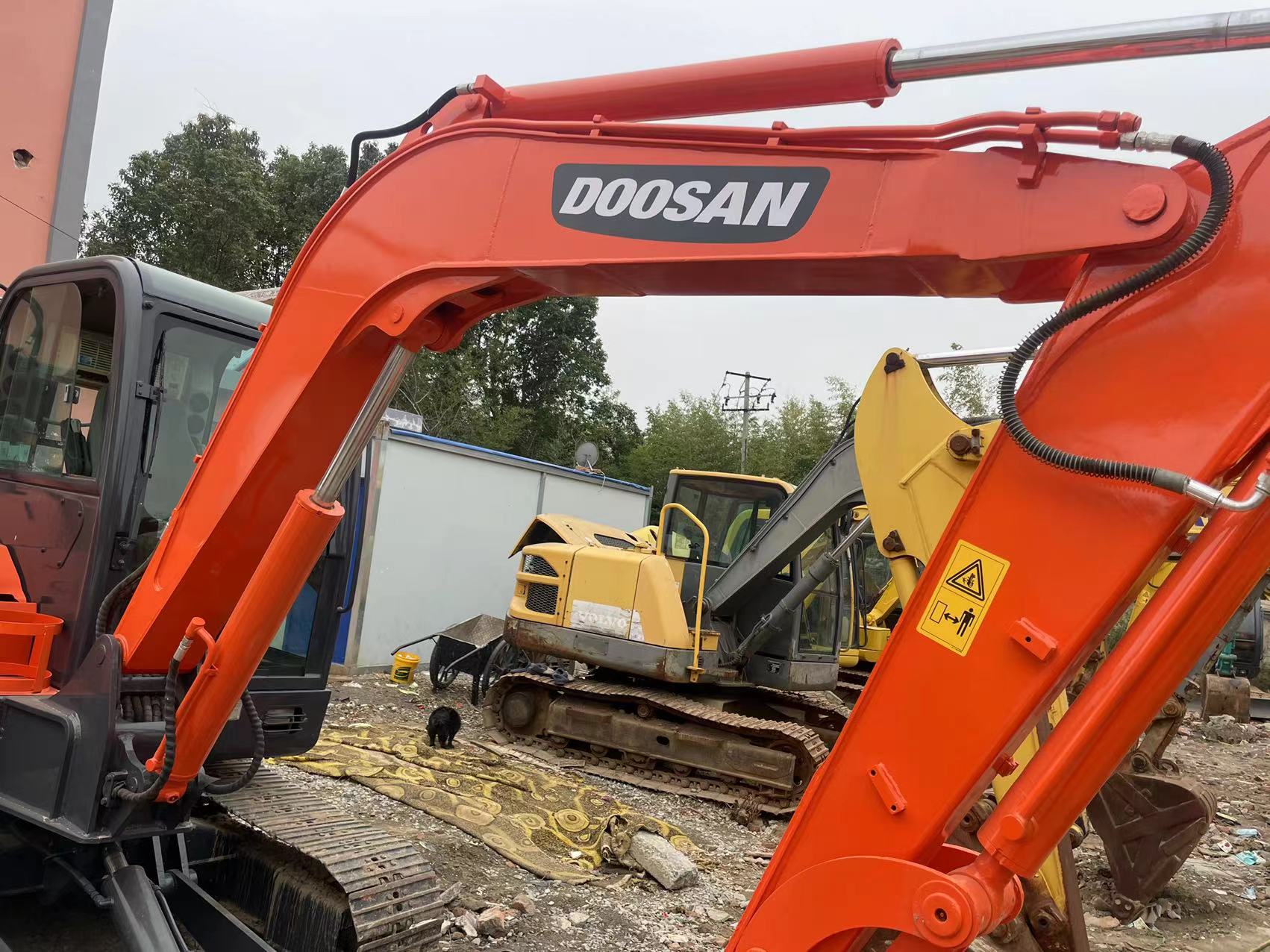 Used hydraulic excavator Doosan DH60-7 small digger excav used cheap second hand machine used sale