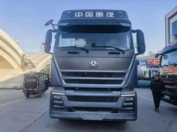 New Siontruk HOWO SITRAK CNG LNG Tractor Head 460hp 510HP 550HP 6X4 Tractor Trucks