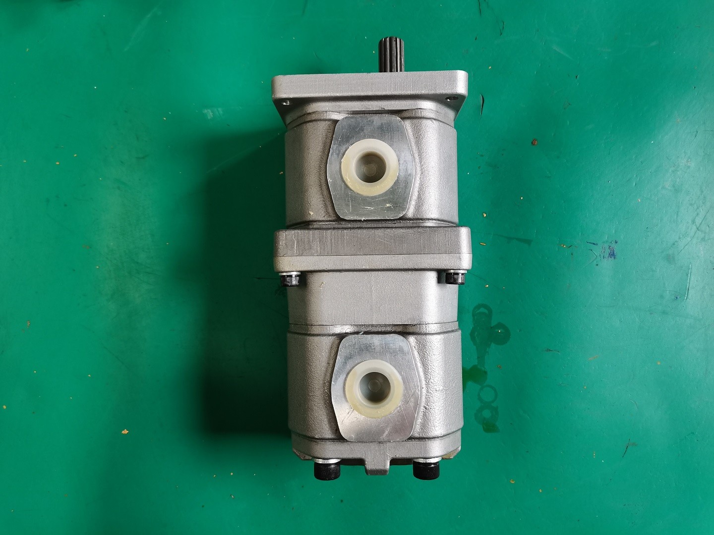704-56-11101 Komatsu Pump Assy GD31RC GD600R GD605A GS360 Tandem
