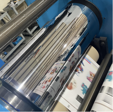 roll to roll pre coating film Laminating machine oil pressure constant temperature heating electromagnetic heating
