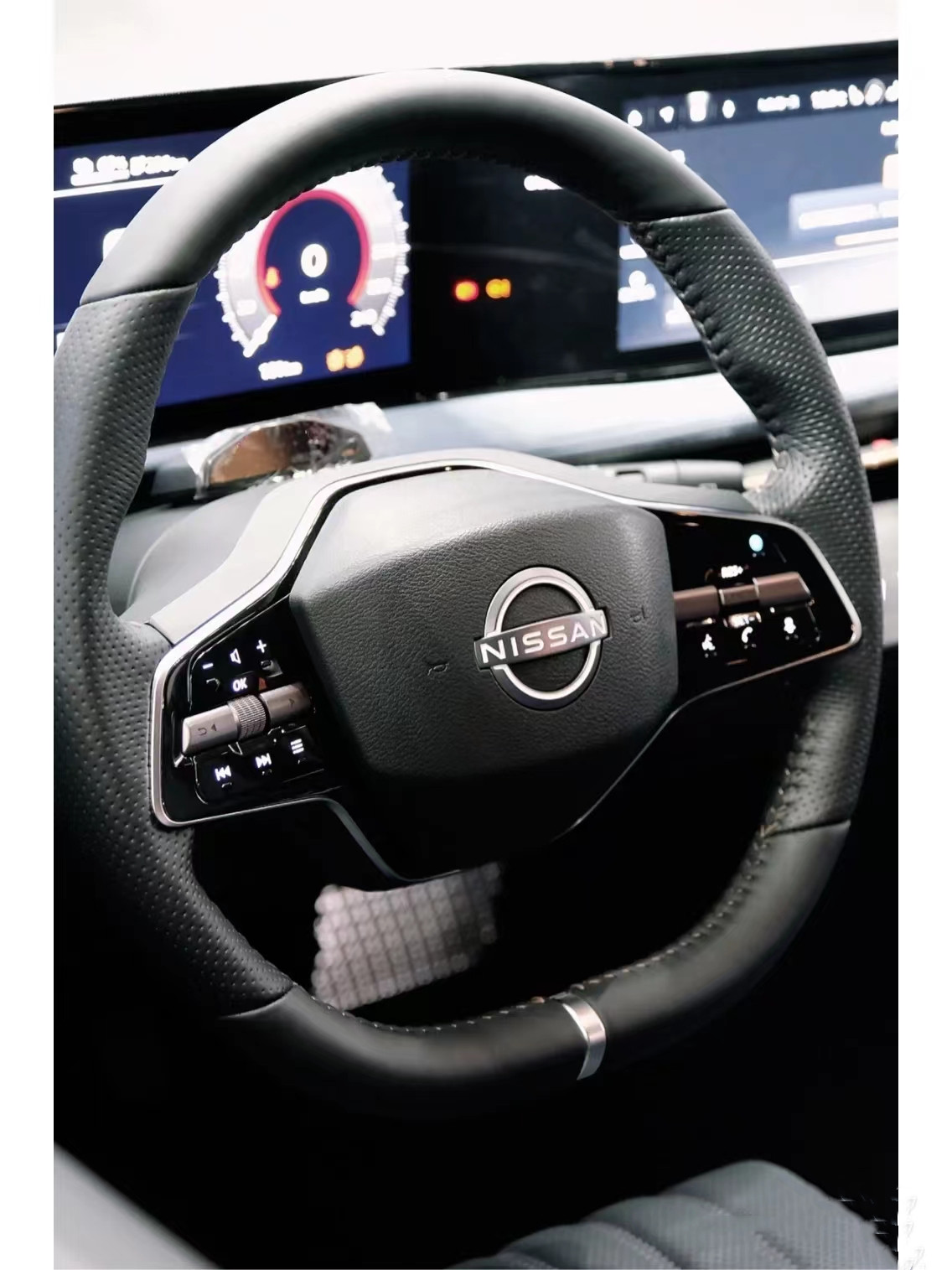 2023 Nissan Ariya Left Steering Electric Car High Speed EV Car Range for Adults Pure Electric Range 623km