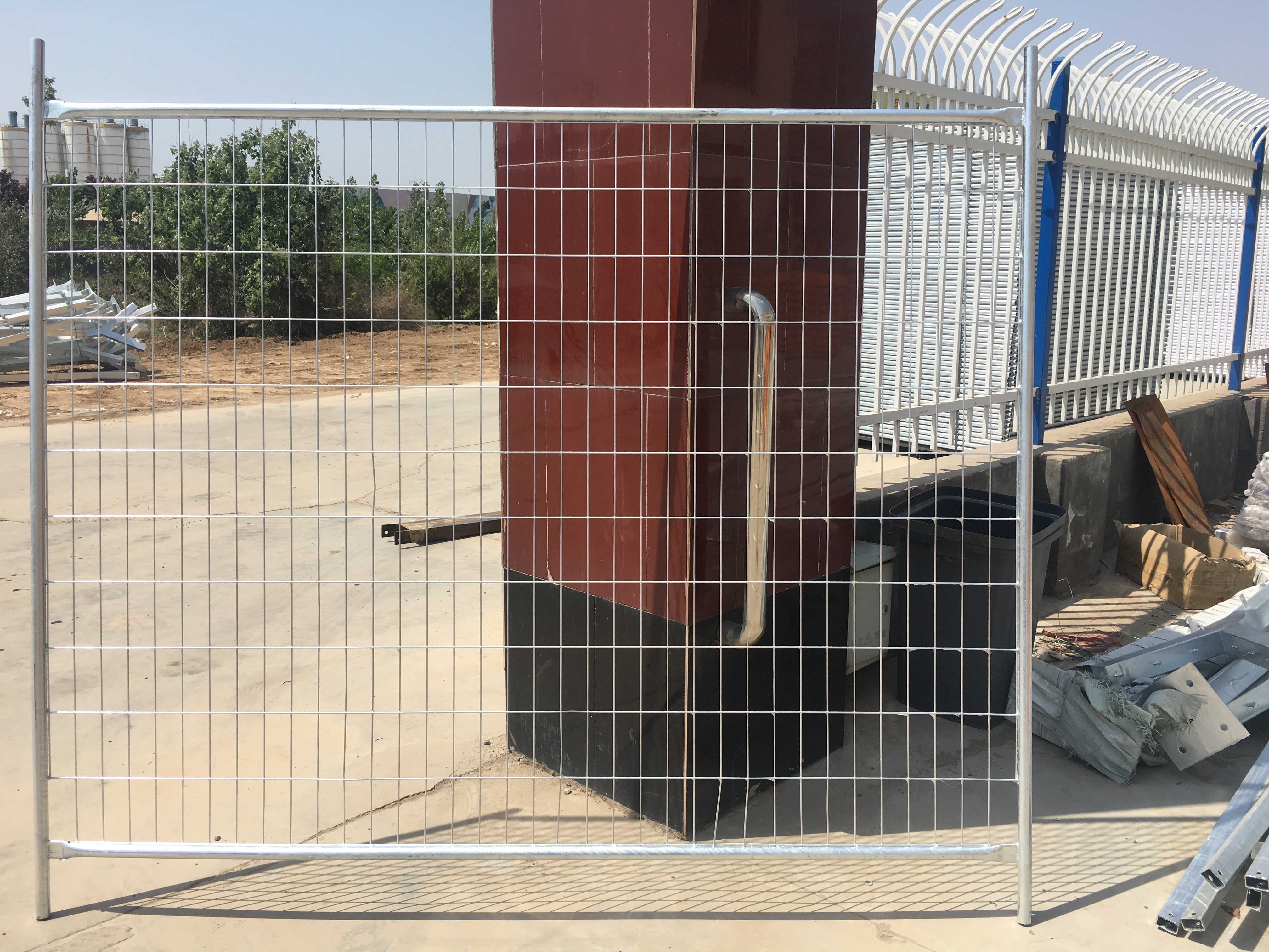 Construction Fencing System 1.8m*2.4m mesh 60mm*150mm*4.00mm Tubing 32mm*2.0mm AS/NZS/ATSM standard