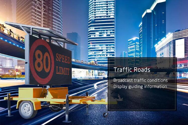 Traffic Road Arrow Message Guidance LED Sign Trailer 2.56x1.28m Vms Led Display