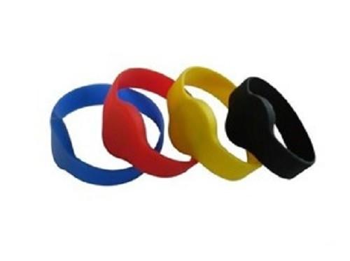 Proximity NFC Silicone Wristbands 13.56mhz RFID Chip Wristband For Children And