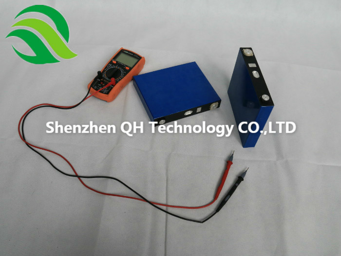 High Capacity Solar Powered Generator Lithium Battery 24V 80A With Inverter