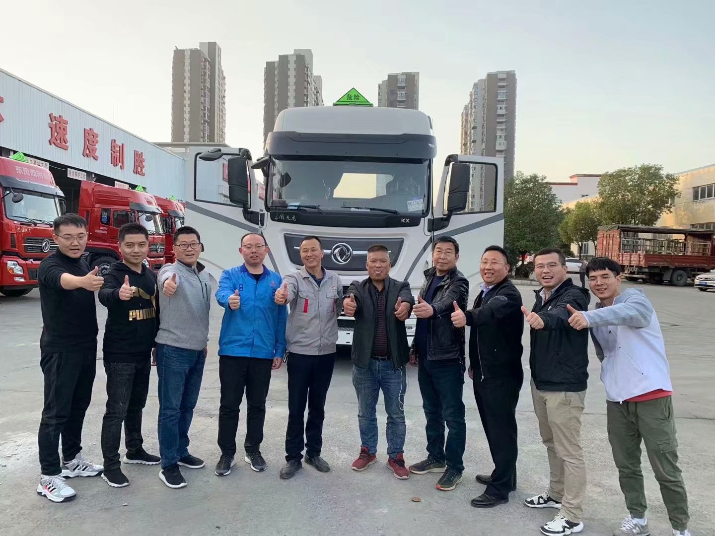 110 Kw Euro 4 Diesel Mini Vacuum Sewage Suction Truck for Manual Sewage Disposal