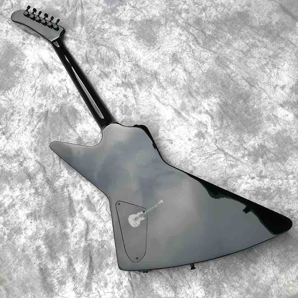 2020 New Style Custom Electric Guitar in Black with Guitar Logo Color and Shape Can be Customized