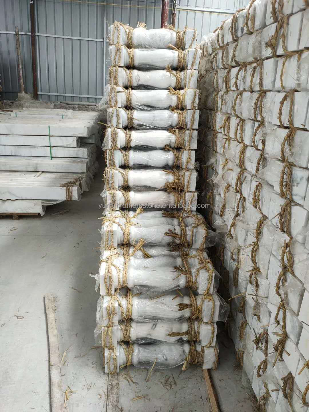 Polished Surface Finished Handrail Column for Home Decorations in Guangxi White Marble