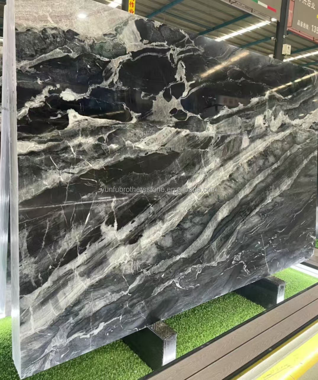 Calcite Marble Modern Staircase Design with Luxury Brazilian Cosmic Black Granite Slab