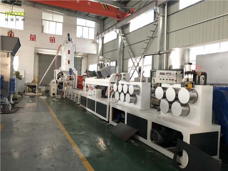 PET PP Plastic Crushing And Washing Machine 500kg/H Recycling Line