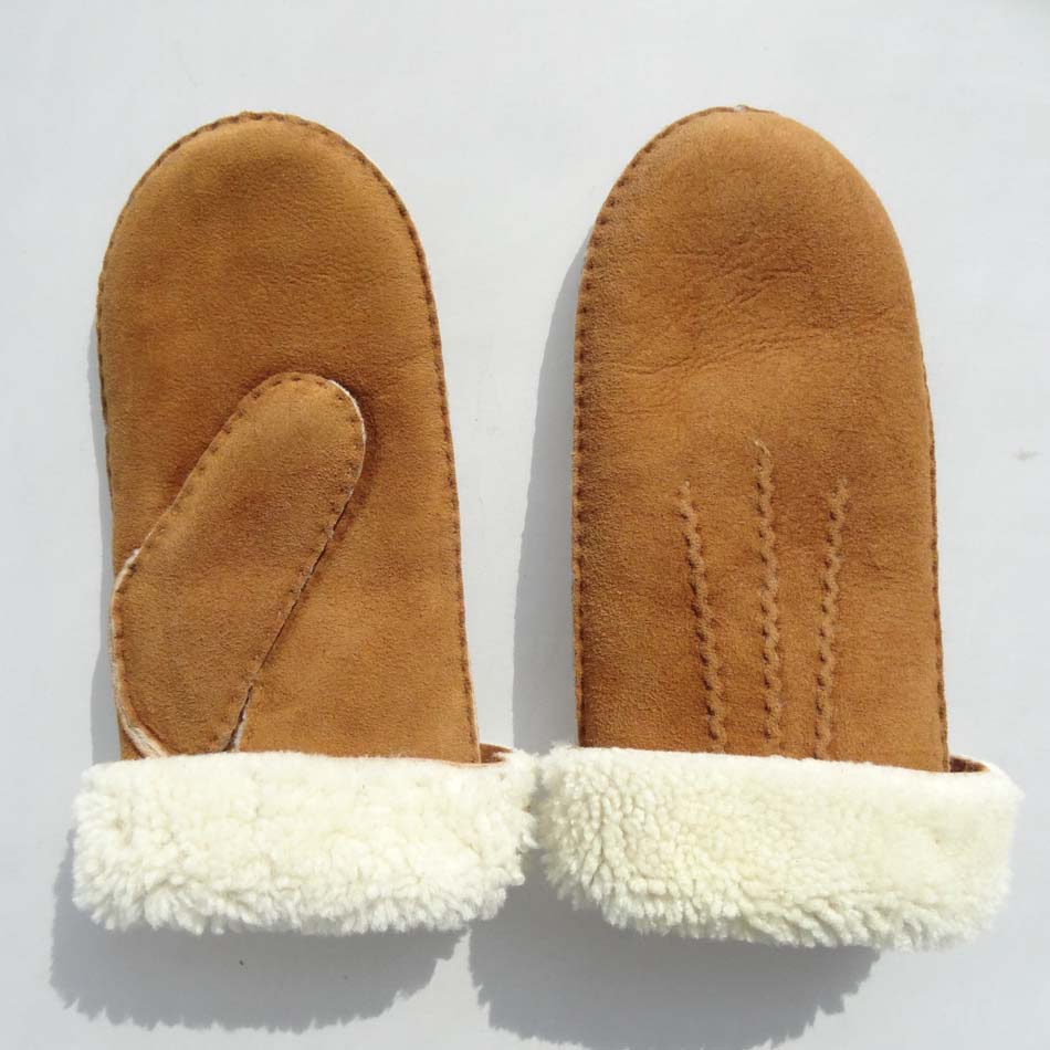 Wholesale sheepskin warm gloves mittens in winter