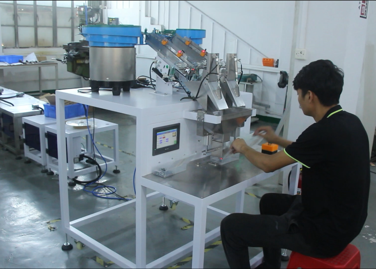automatic small hardware plastic parts counting bagging packaging machinery screw bolt packing machine