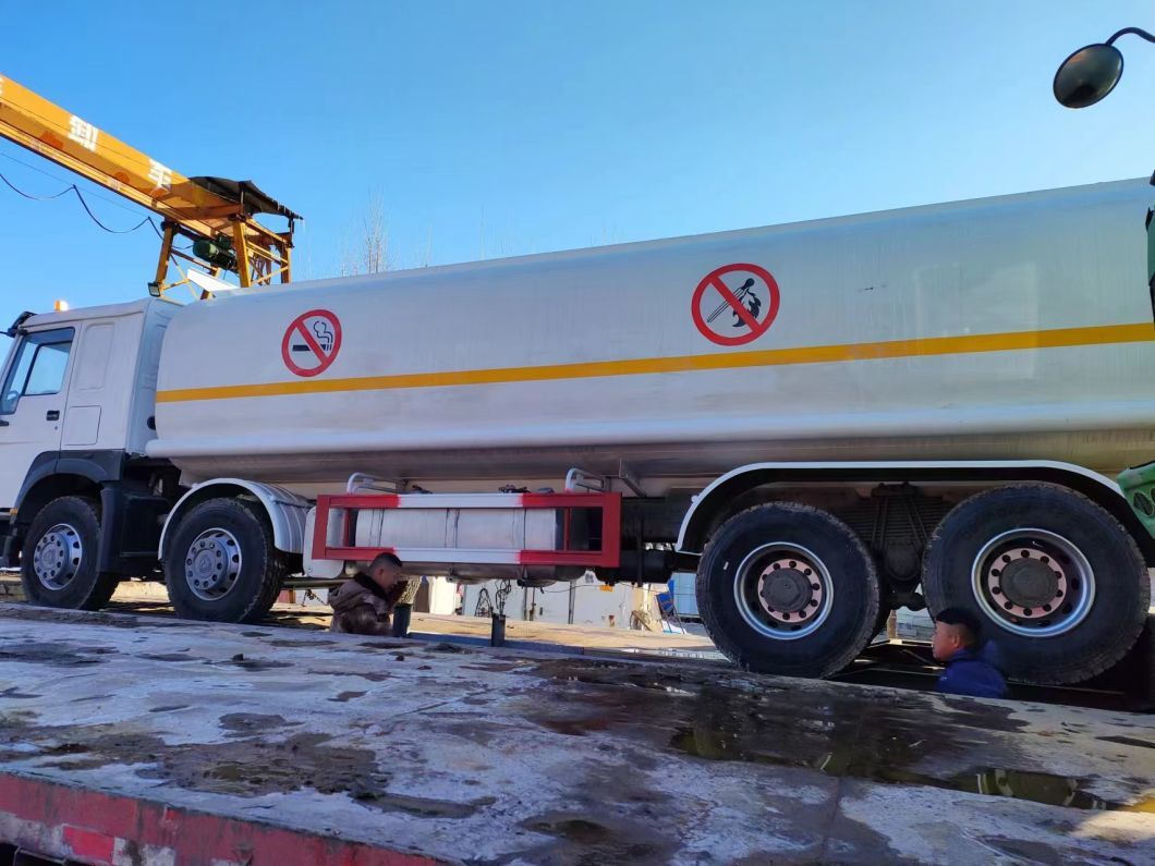 Sinotruck 20 Ton 8X4 Fuel Tanker Second Hand HOWO Fuel Oil Tank Truck for Sale