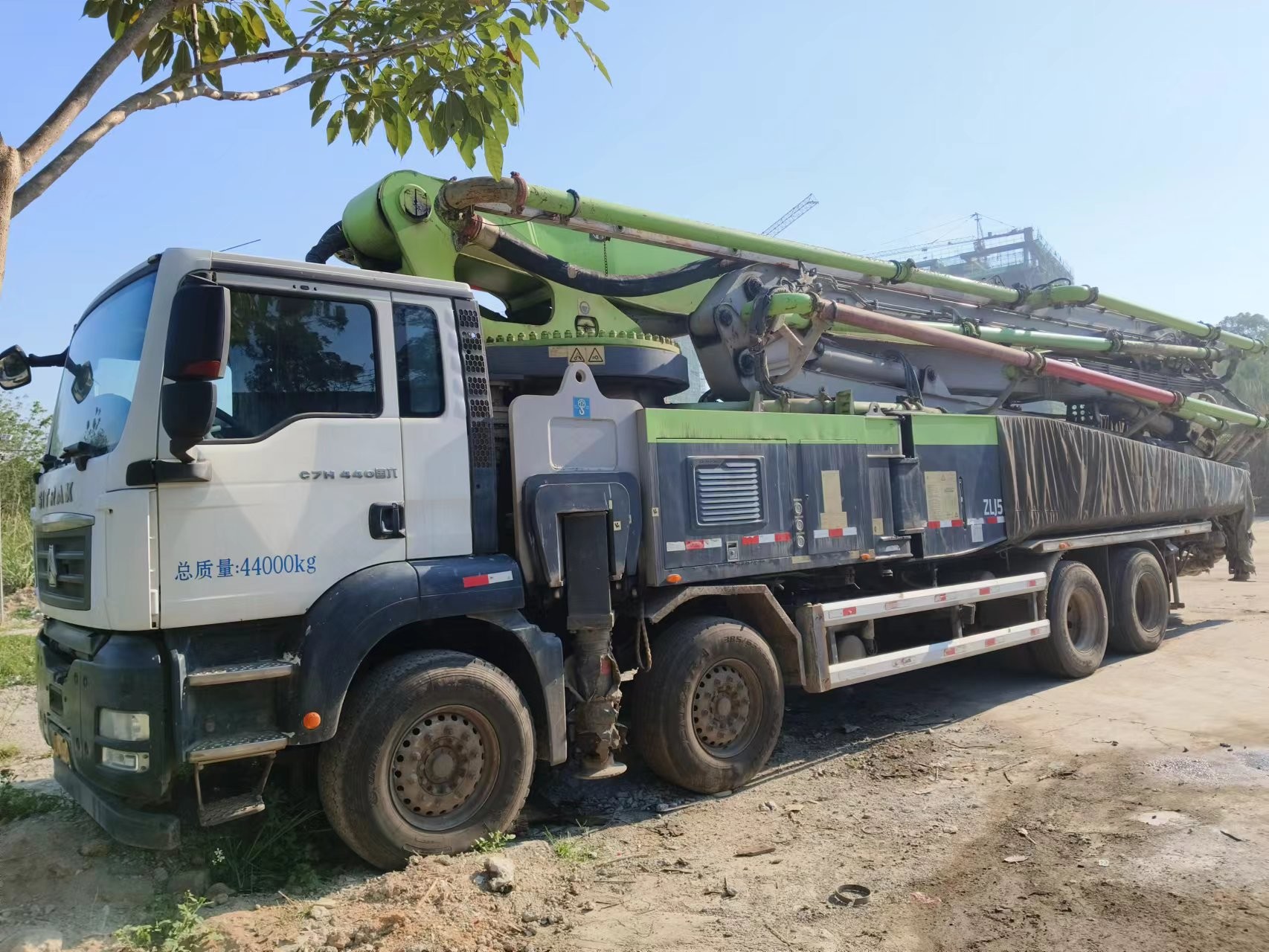 Used 2021 Zoomlion 63m Truck Mounted Concrete Pump Truck In Good Condition