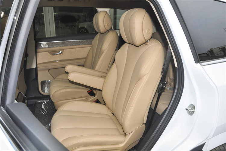 HUA-WEI AITO M7 M5 Second Hand Electric Hybrid Energy Vehicles with 195KM Pure Electric Range and 7.8s Acceleration Time
